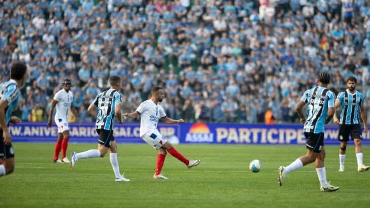 Bagaimana Peraduan Berfungsi dalam Bola Sepak